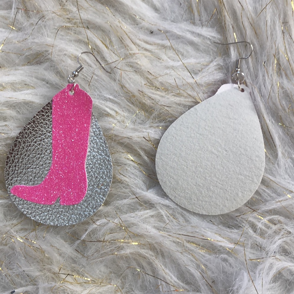 Lightweight space Cowgirl earrings - Picture 4 of 4
